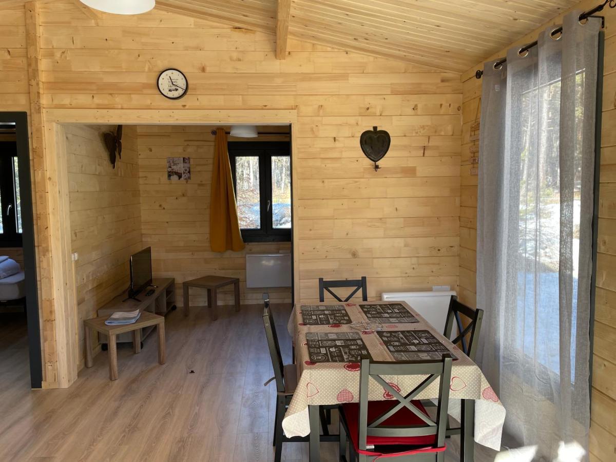 מלון ברסלונט Parc Residentiel De Loisir : Le Loup Blanc Du Riou מראה חיצוני תמונה