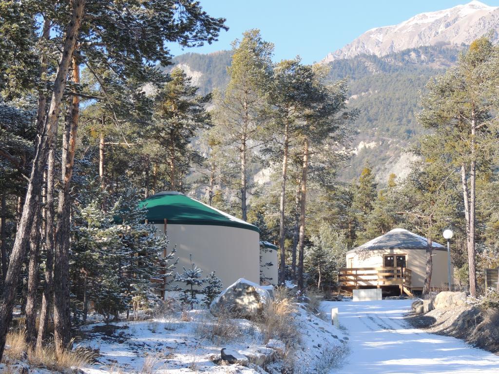 מלון ברסלונט Parc Residentiel De Loisir : Le Loup Blanc Du Riou מראה חיצוני תמונה
